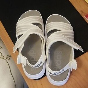 Adidas Sz9 Womens sandals